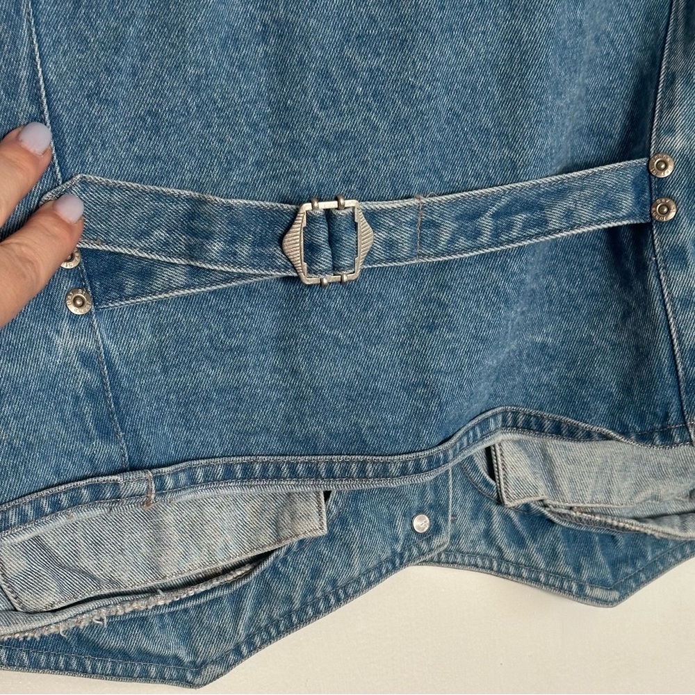 ✨ Vintage St. John’s Bay Denim Vest – 90s Cool Girl Vibes ✨ - Picture 3 of 7